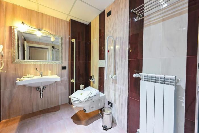 Hotel Mastrodattia Celano Phòng bức ảnh