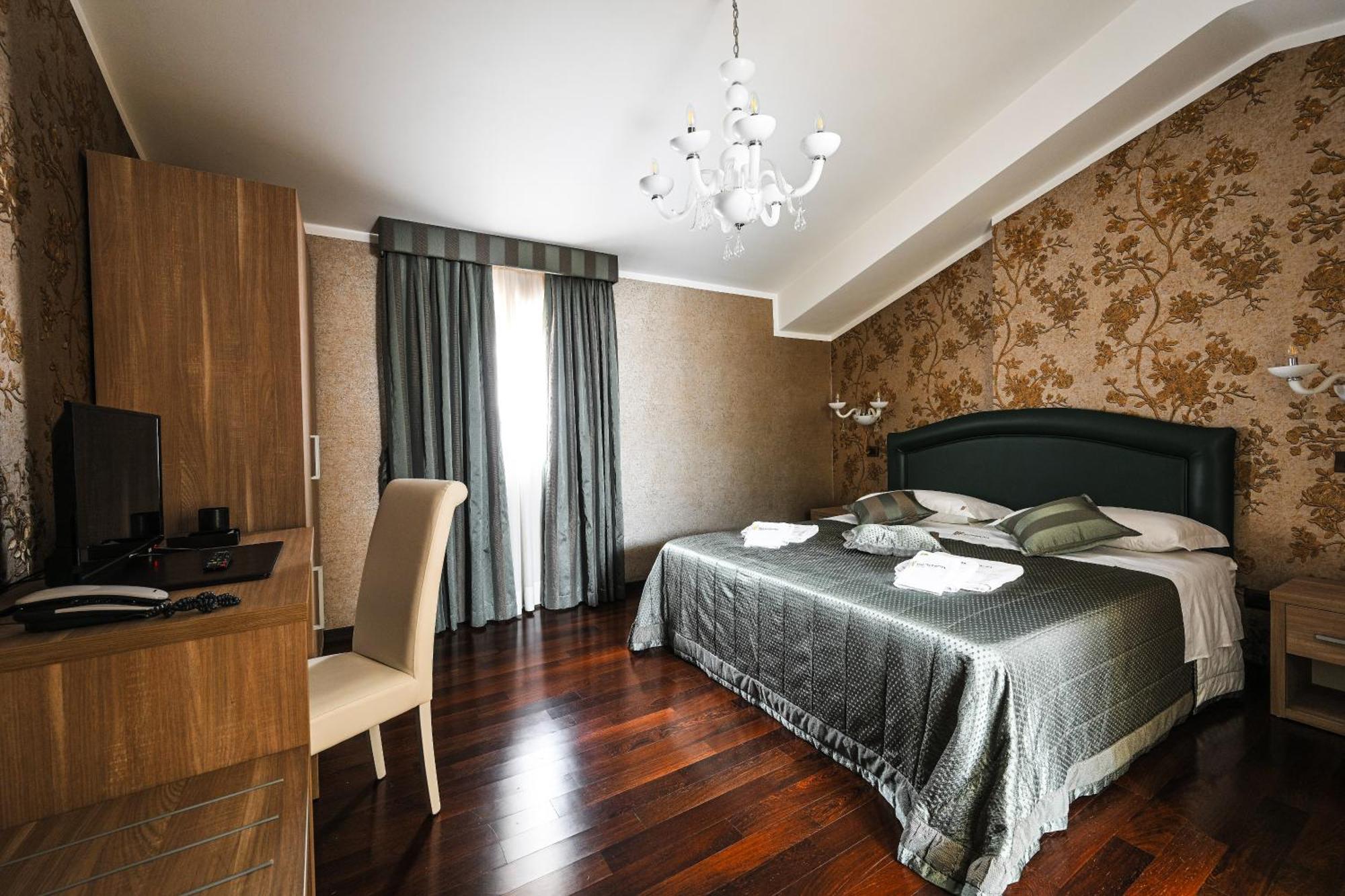 Hotel Mastrodattia Celano Ngoại thất bức ảnh