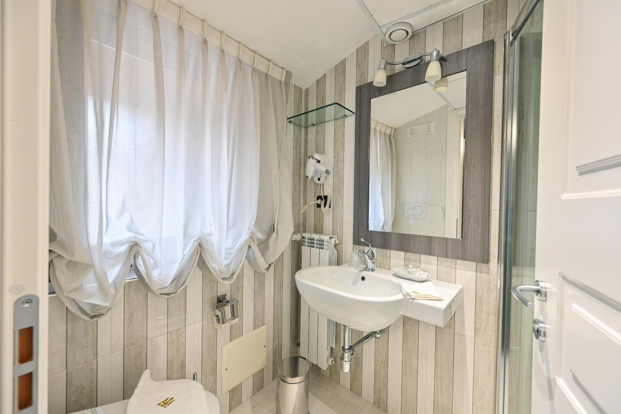 Hotel Mastrodattia Celano Ngoại thất bức ảnh