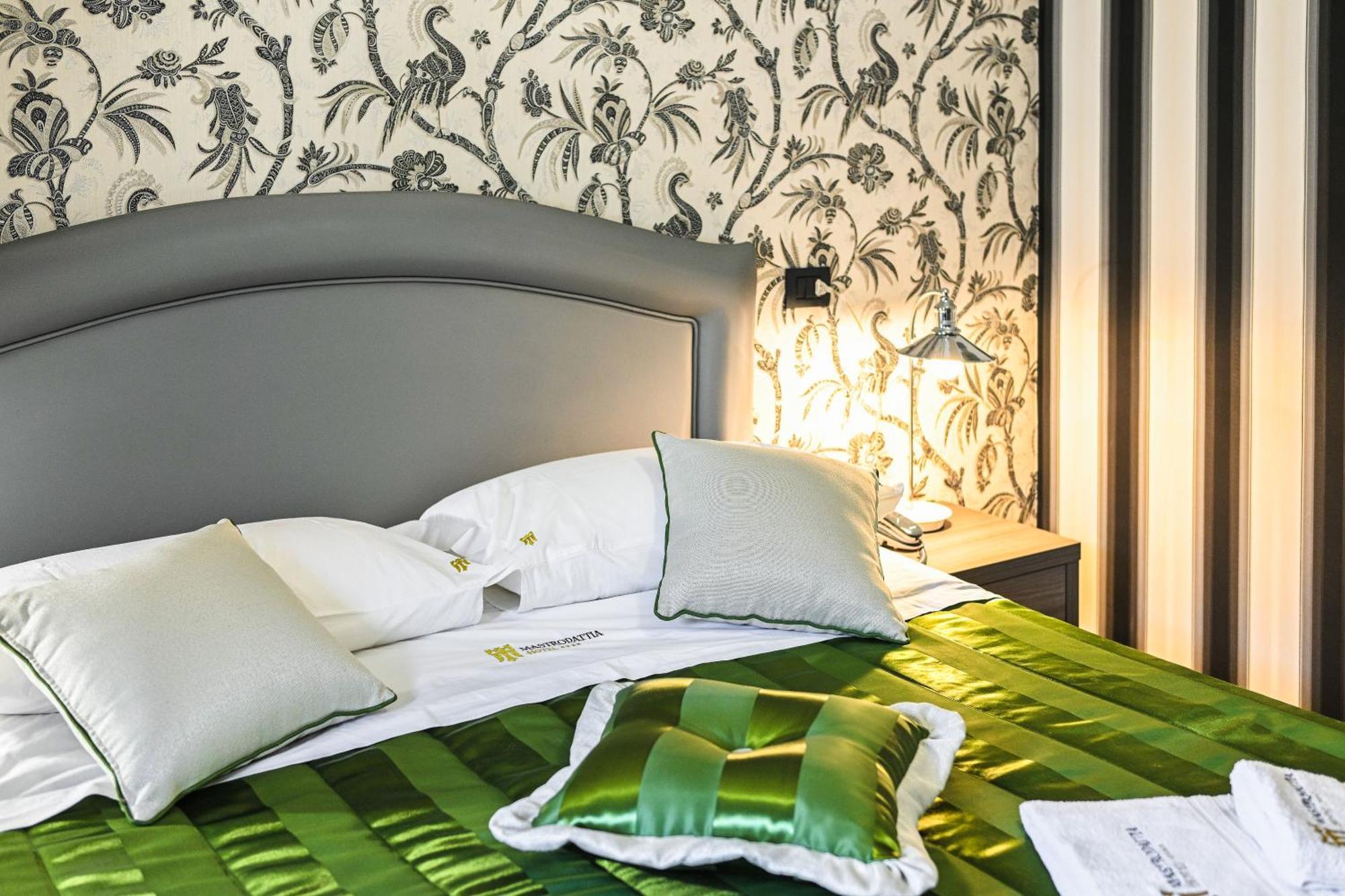 Hotel Mastrodattia Celano Ngoại thất bức ảnh